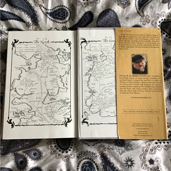 Book by George R R Martin A Dance With Dragons - Picture 3 of 4